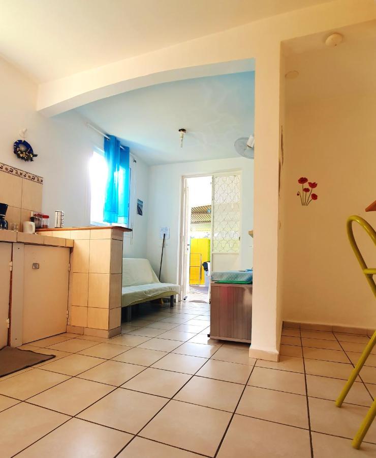 Maison Confortable A Sainte-Anne ภายนอก รูปภาพ